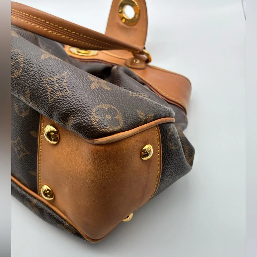 Louis Vuitton mm boetie Monogram Canvas Shoulder Bag with LV dust bag and COA